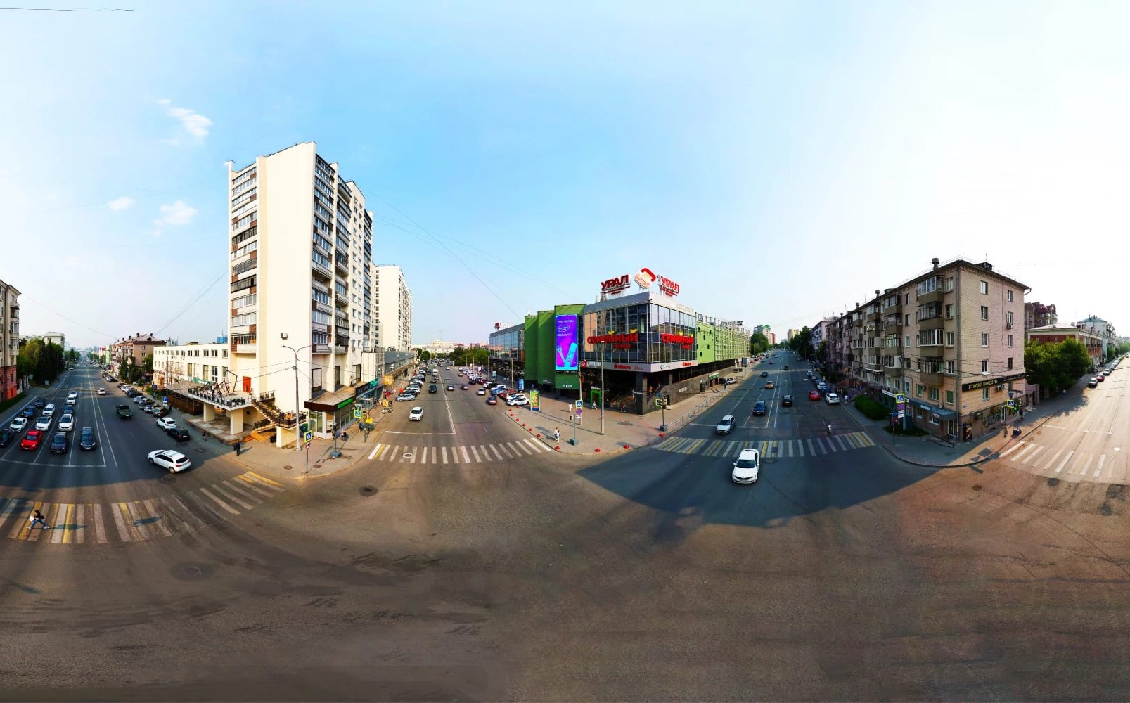 Медиафасад на ТРК УРАЛ