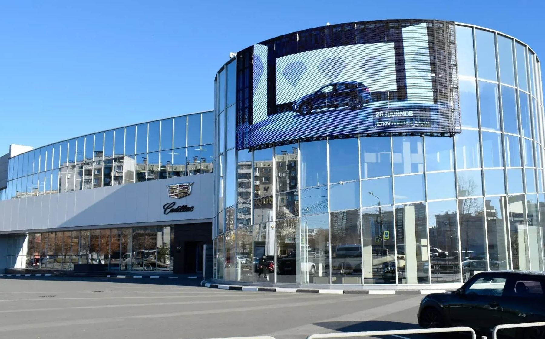 светодиодный медиафасад для компании “Планета Авто”.